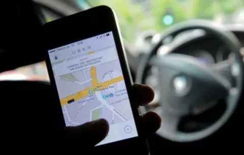 Diputados presentan anteproyecto de ley que busca cobrar impuestos a Uber