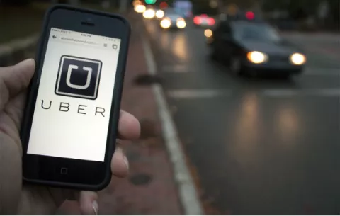 Mingob y ATTT deben definir forma de pago del servicio de transporte que ofrece Uber en Panamá