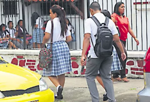 Último aumento de $300 a docentes del sector oficial podría traer una nueva afectación al bolsillo de padres