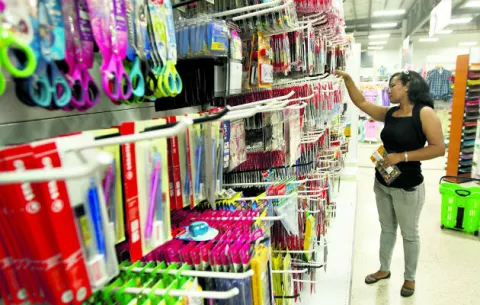Acodeco sancionará a colegios por venta atada