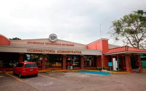 Campus Central de la UTP suspende clases por falta de agua