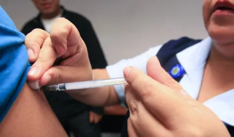 Lucha contra los antivacunas y la desinformación 
