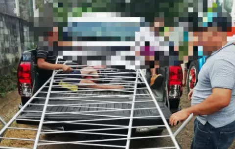Capturan a sujetos que hurtaron vallas de seguridad de la caravana del papa Francisco