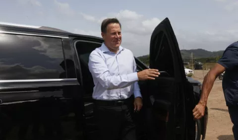 Intereses personales sobresalen en Juan Carlos Varela al firmar decreto sobre escoltas a expresidentes