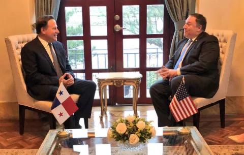 ¡30 minutos! Reunión relámpago entre Mike Pompeo y Juan Carlos Varela