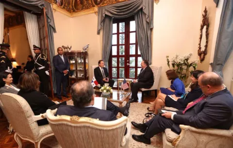 Varela se vio obligado a reconocer que habló con Mike Pompeo sobre China 