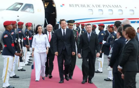 Boleto aéreo para una funcionaria cuesta más que el del presidente Juan Carlos Varela