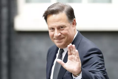 Los 63 de viajes oficiales del presidente Juan Carlos Varela no son cuento chino