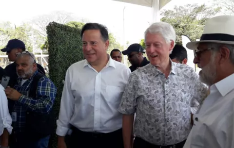 Bill Clinton inaugura en David, Chiriquí, el parque solar más grande en Panamá