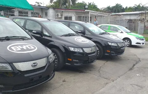 Se inaugura en Colón, primera estación de carga para vehículos eléctricos