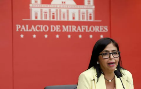 Venezuela empezará a cobrar pasaportes con criptomoneda petro