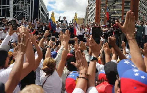 FMI se guiará por  "la comunidad internacional" para reconocer al Gobierno de Venezuela