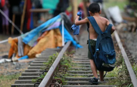 Desalojarán a 400 venezolanos que invaden terrenos en el suroeste de Colombia