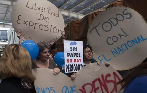 El Nacional en Venezuela cierra y El Confidencial de Nicaragua es allanado por la policía