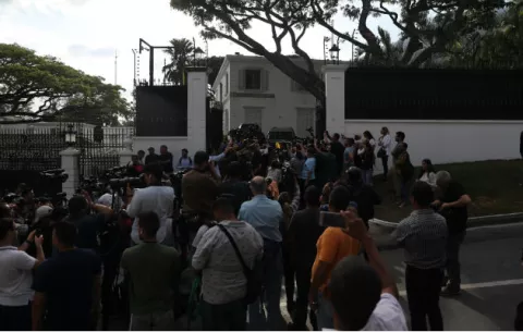 España limitará las actividades políticas de Leopoldo López en la residencia del embajador