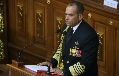 Jefe militar de Venezuela advierte que 54 aviones estadounidenses realizaron “exploración” frente a sus costas