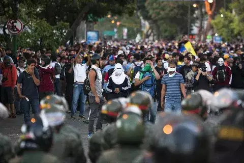 Venezuela da 48 horas a diplomáticos para dejar el país
