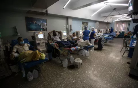La muerte a cuentagotas de los enfermos renales de Venezuela