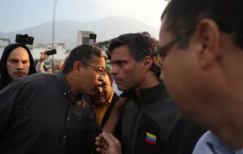 Ordenan capturar a Leopoldo López, quien se encuentra en la residencia del embajador español