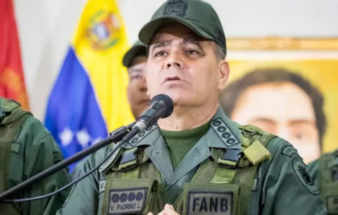 El ministro de Defensa denuncia una provocación de EE.UU. por un buque cerca de Venezuela