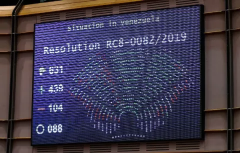 El Parlamento Europeo reconoce a Juan Guaidó como presidente de Venezuela