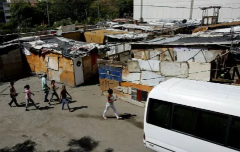 A espaldas de la política, la miseria no para de desangrar Venezuela