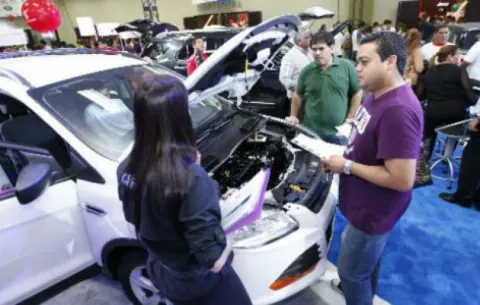 Leve mejoría en venta de autos nuevos hasta julio crea optimismo en los consumidores