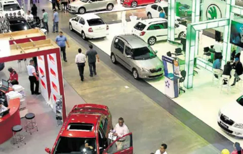  Desaceleración económica mantiene estancada la venta de autos nuevos