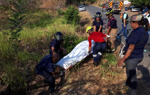 Auto cae al barranco en Veraguas, hay un muerto y una persona herida 