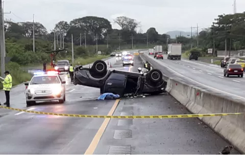 Hombre muere en vuelco ocurrido en la vía hacia Las Lomas en Chiriquí 