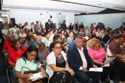 Elaborarán censo para víctimas del Dietilenglicol