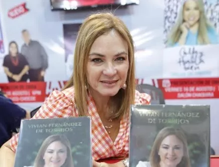 Con "Sin etiquetas", un libro con tinte autobiográfico, debuta Vivian Fernández de Torrijos en el mundo literario