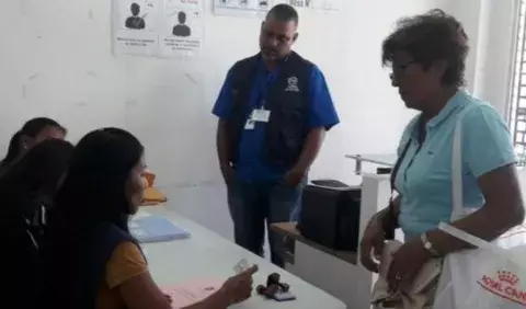 Se inicia el voto adelantado para presidente
