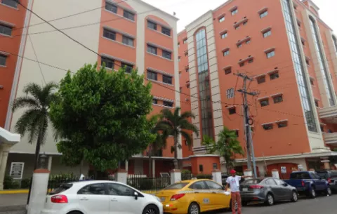 Votación en los centros médicos se desempeña con normalidad