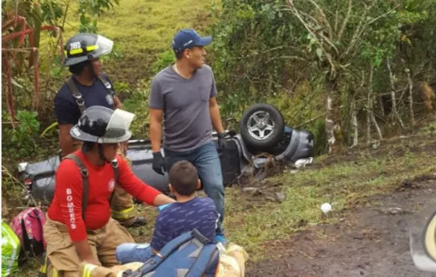 Vuelco deja unos 6 heridos en Volcán, se registraron 4 accidentes más en este sector