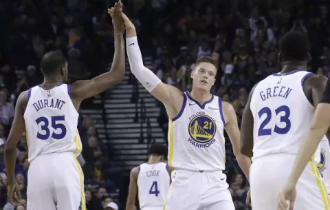 LeBron James y Lakers sin conocer el triunfo; Warriors, Raptors y Bucks ganan