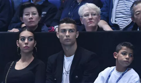 Cristiano Ronaldo le pide matrimonio Georgina Rodríguez y entrega anillo de 9 mil dólares