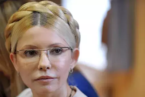  Los manifestantes toman el control de Kiev y la Rada libera a Timoshenko