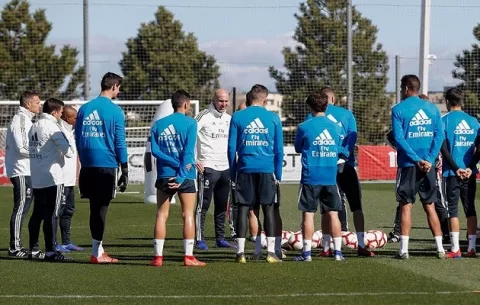 Zidane dirige su primera práctica, tras su regreso al Real Madrid
