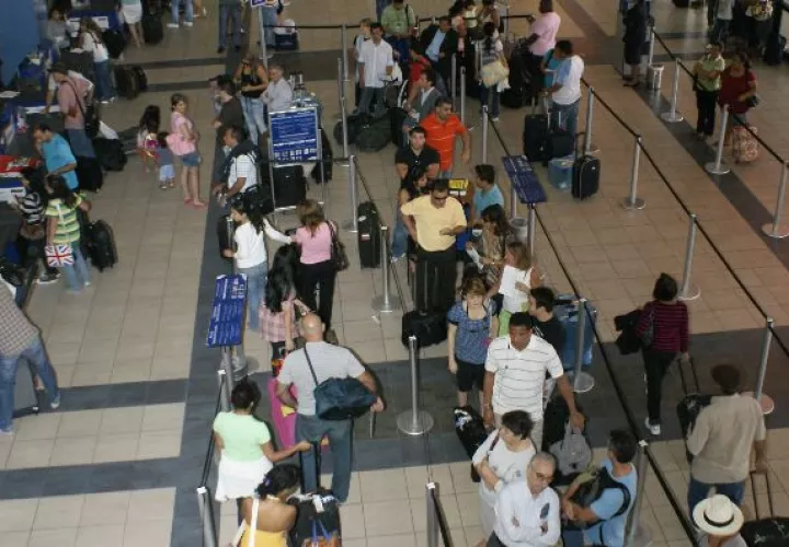 Ultimamenteha habido críticas por la atención en el aeropuerto. /Archivo