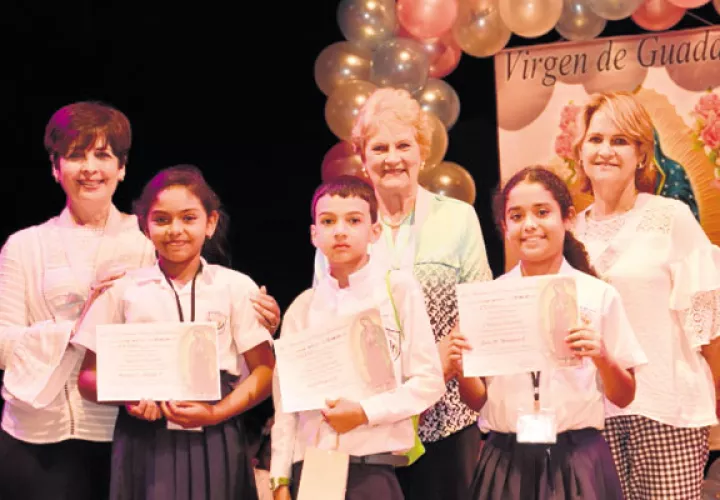Algunos de los estudiantes ganadores.