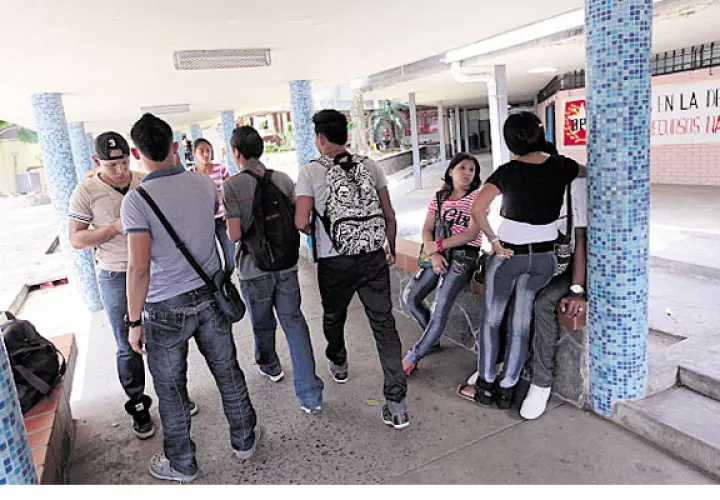 En las aulas de las universidades se forjan su futuro.