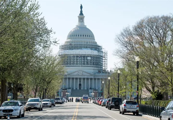Cierre de los alrededores del Capitolio, tras un tiroteo. Foto: EFE 