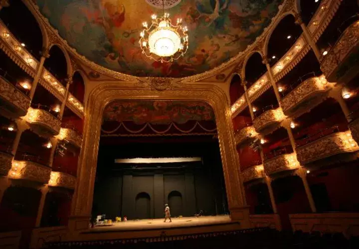   El Teatro Nacional cierra el telón por tiempo indefinido 