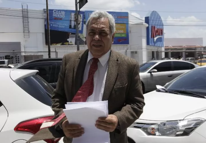 Presentan querella penal contra exfiscal Chevalier 