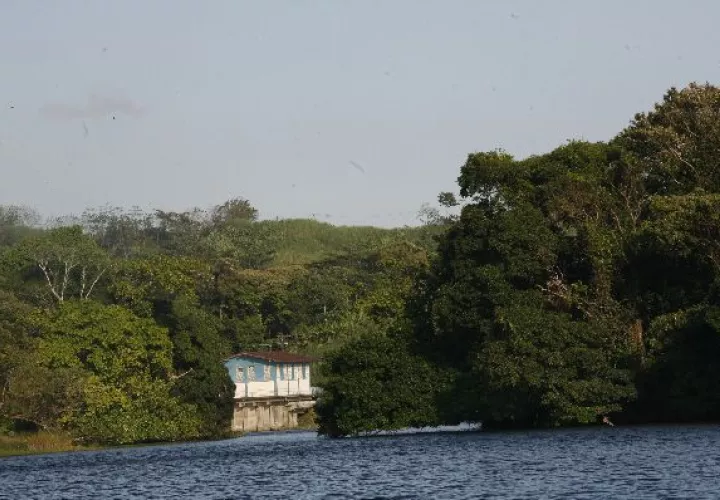 Isla  Mono: aventura ecológica en lago Gatún 