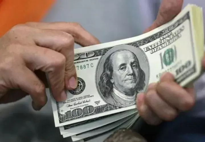 FED explica cómo detectar billetes falsos en Panamá 