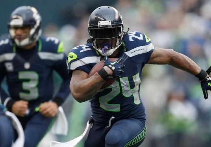  Lynch vuelve hoy  