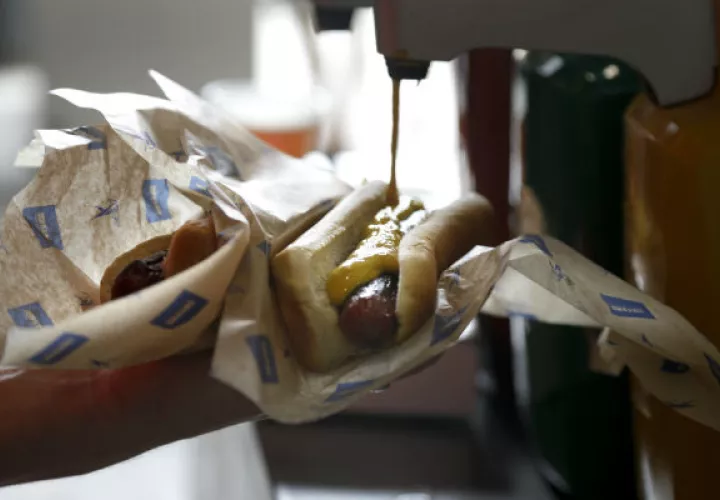 Se analizó 345 perros calientes. Foto/ AP
