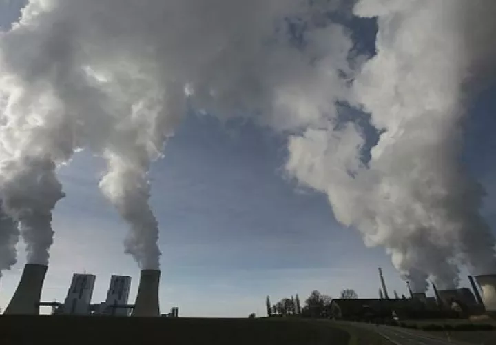 El CO2 se mantiene durante cientos de años en la atmósfera. Foto/ EFE